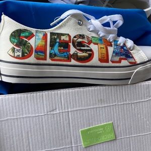 WOMENS Handpainted Landmark Sneakers  size 9 1/2